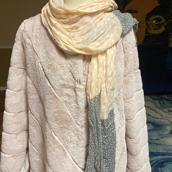 LOFT Gauzy Pashmina in Cream and Gray - Picture 2 of 4